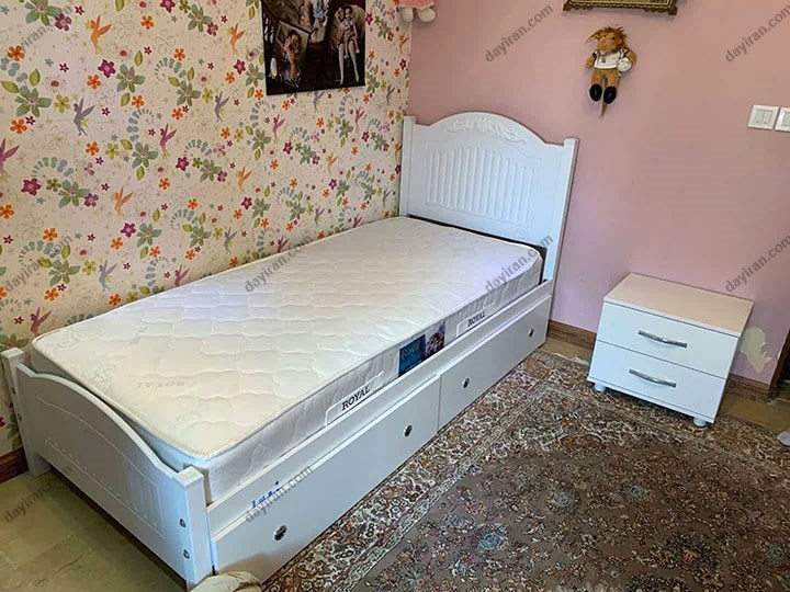 تخت خواب تاجدار سفید